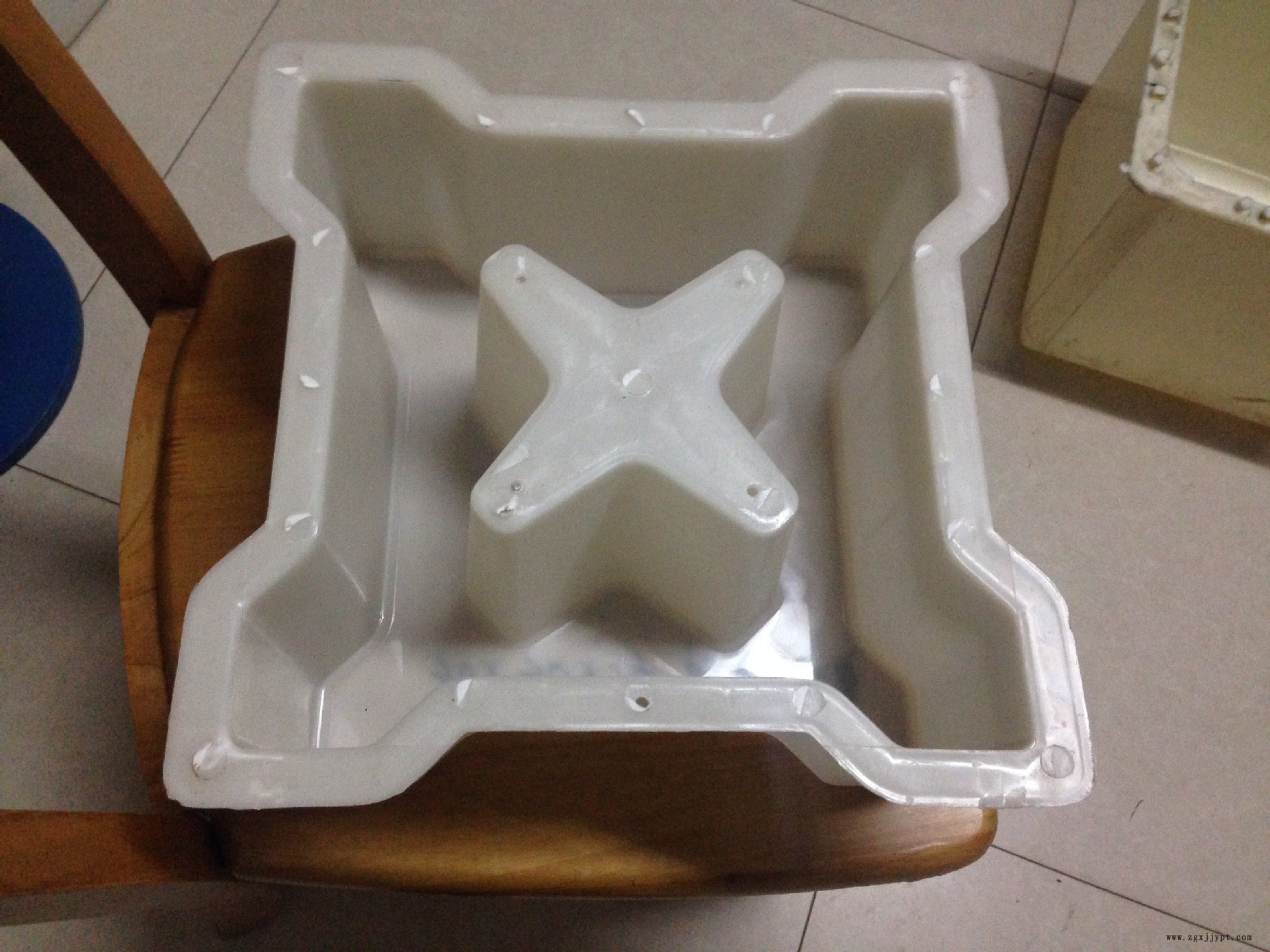 水泥植草砖塑料模具，水泥植草砖塑料模具，河道护坡植草砖模具示例图5
