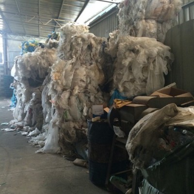 PE、HDpeE、LDPE、PP再生颗粒，蓝色颗粒，花色颗粒，香菇料颗粒，厂家直接批发销售。